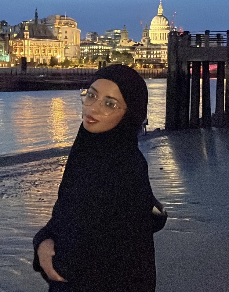 Portrait of Sumaya Hassan, founder of BadhBaadin